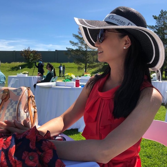 Meet your Posher, Anita - Picture 1 of 1